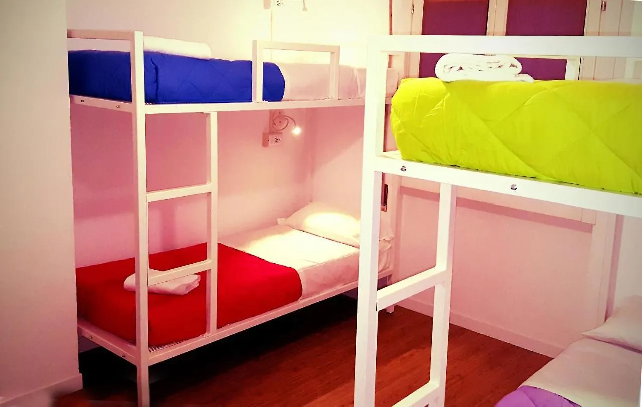 Lake Garda Hostel Salò Oda ve Kahvaltı