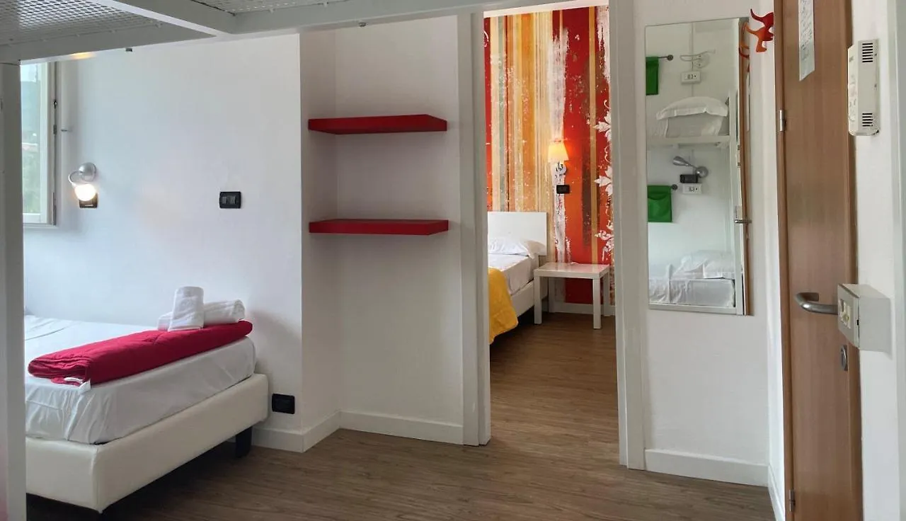 Lake Garda Hostel Salò 3*,  Italie