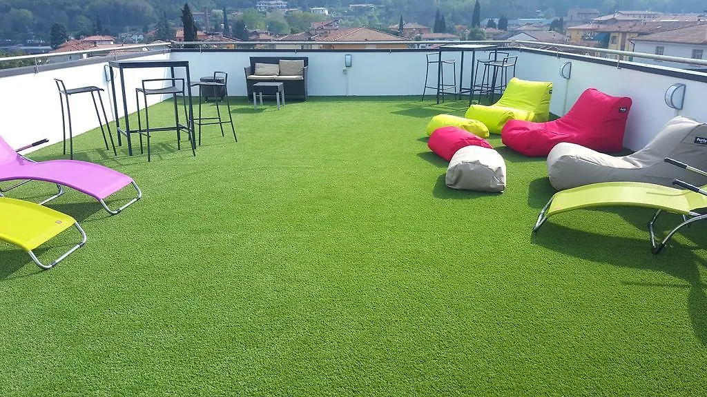 Lake Garda Hostel Salò 3*,