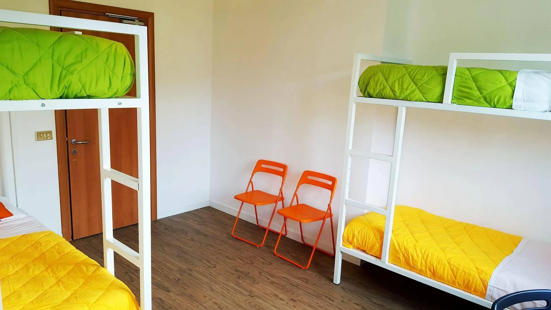 Lake Garda Hostel Salò Italie